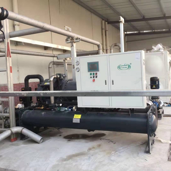 水冷螺桿式冷水機(jī)組，大型制冷設(shè)備，工業(yè)冷水機(jī)組廠(chǎng)家